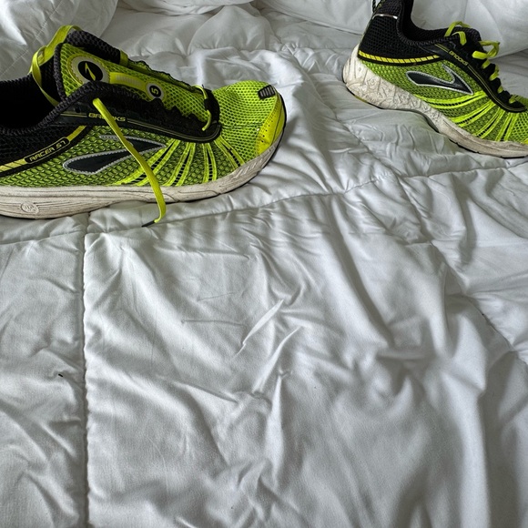 Men’s running shoes - Picture 1 of 2